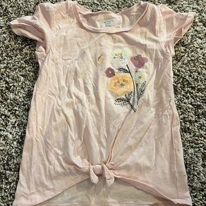 Girl’s embroidered carter’s flower t-shirt. Size 6/6x